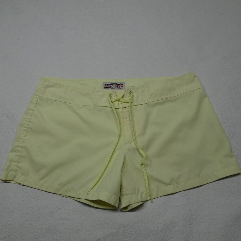 Volcom Junior Size 7 Miss Modulator Volcomstone Board Shorts Yellow